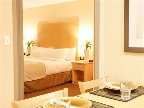 Vegreville Suites Hotel