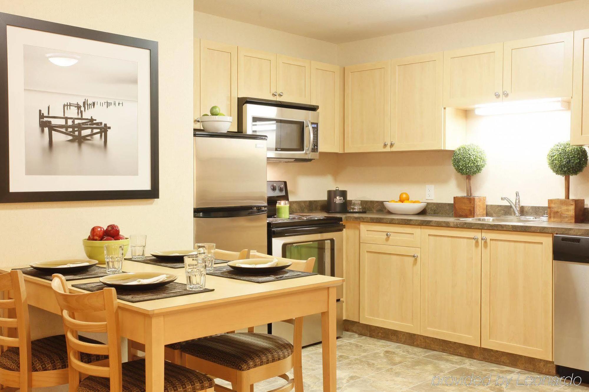 Hotel Vegreville Suites