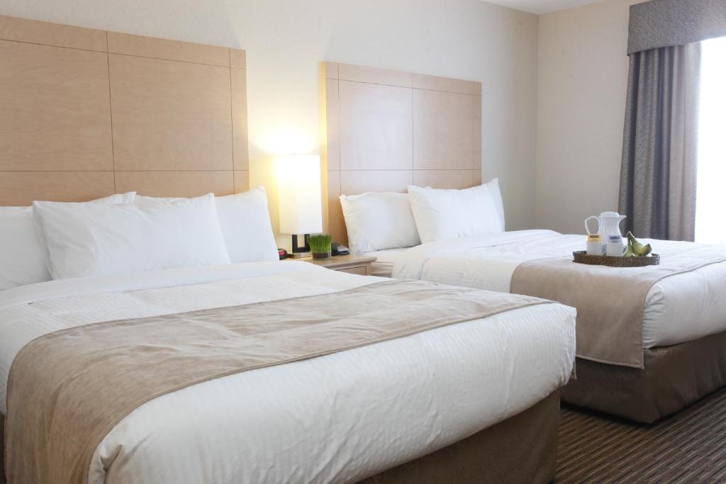 Vegreville Suites Hotel 3*