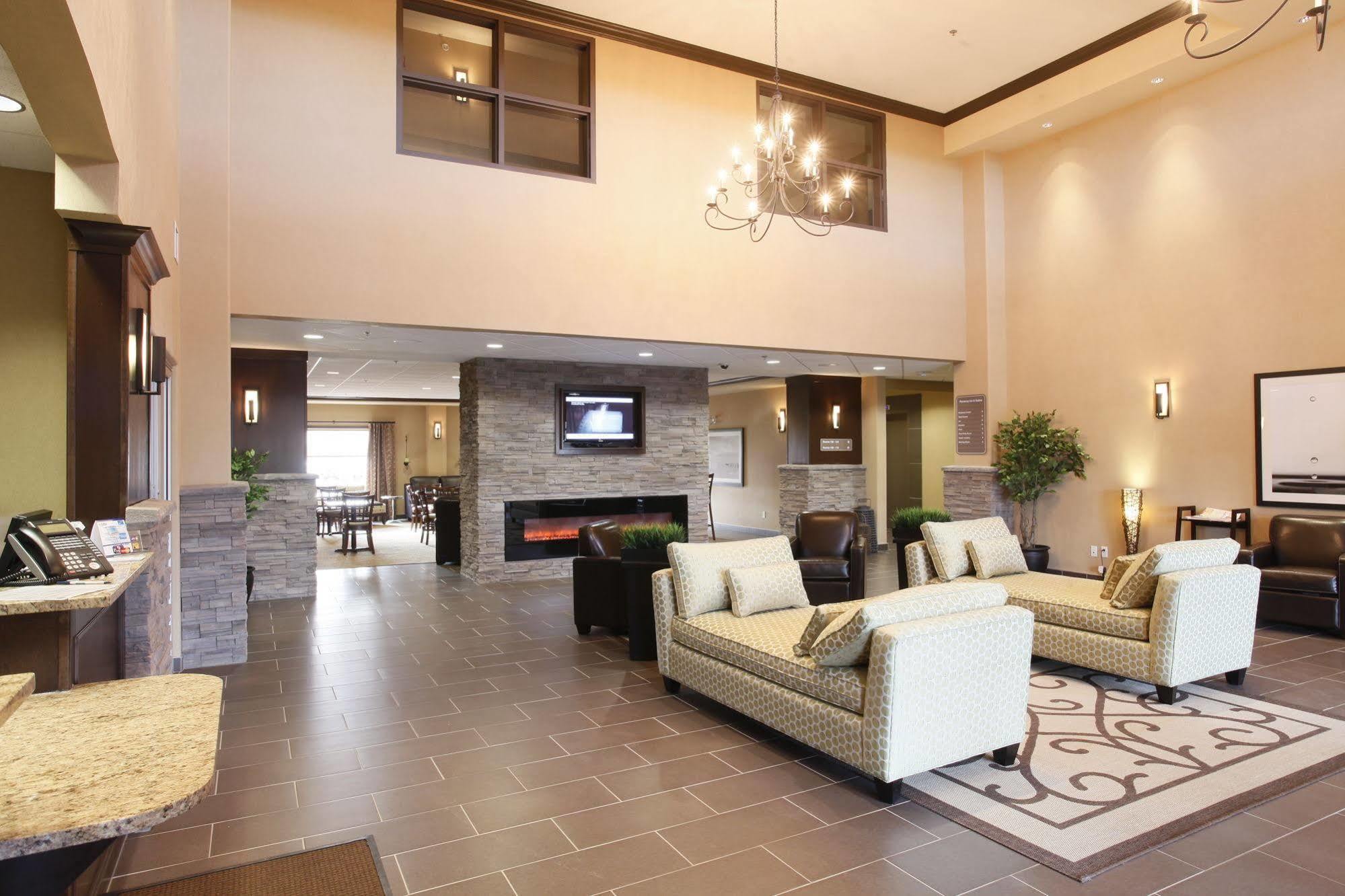 Hotel Vegreville Suites 3*