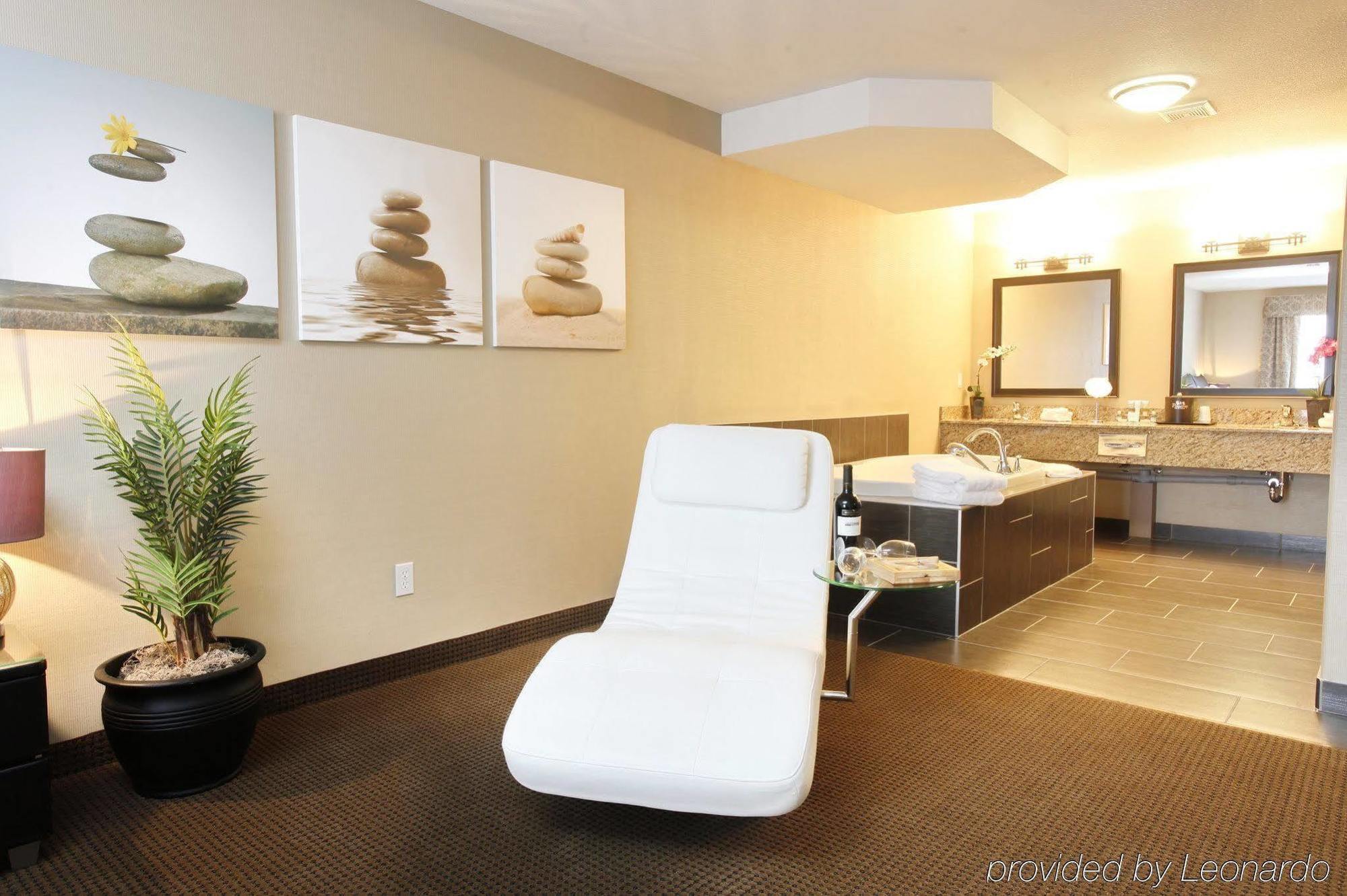 Vegreville Suites